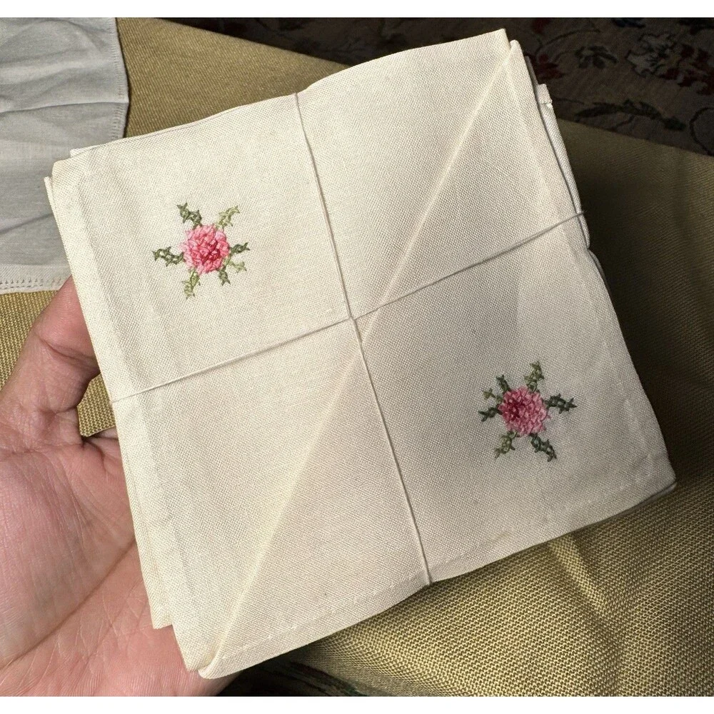 Vintage Embroidered Handkerchiefs Set of 4 Linen